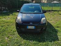 Usata Ford Fiesta Ghia 75 CV (55 kW) 2007 Nero Utilitaria