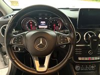 Usata Mercedes A180 109 CV (80 kW) 2017 Grigio Berlina