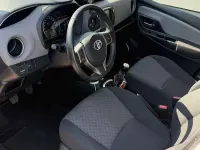 Usata Toyota Yaris Style 90 CV (66 kW) 2014 Bianco Utilitaria