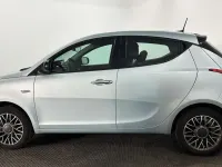 Usata Lancia Ypsilon Gold 69 CV (50 kW) 2023 Blu/azzurro Utilitaria