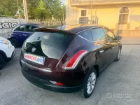 Usata Lancia Delta 120 CV (88 kW) 2011 Viola Utilitaria