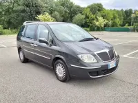 Usata Lancia Phedra 128 CV (94 kW) 2005 Grigio Monovolume