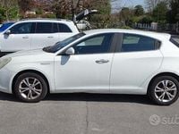 Usata Alfa Romeo Giulietta Distinctive 105 CV (77 kW) 2013 Bianco Utilitaria