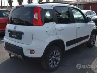 Usata Fiat Panda 4x4 S 95 CV (69 kW) 2017 Bianco Utilitaria