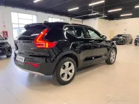 Usata Volvo XC40 Momentum 190 CV (139 kW) 2020 Nero SUV