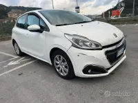 Usata Peugeot 208 75 CV (55 kW) 2017 Bianco Utilitaria