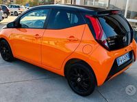 Usata Toyota Aygo X-wave 72 CV (52 kW) 2019 Arancione Utilitaria