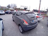 Usata Lancia Ypsilon 80 CV (58 kW) 2014 Grigio Utilitaria
