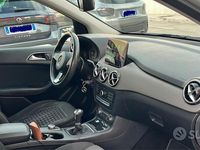 Usata Mercedes B160 90 CV (66 kW) 2016 Grigio Monovolume