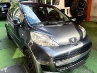 Usata Peugeot 107 67 CV (49 kW) 2010 Grigio Utilitaria