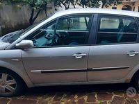 Usata Renault Scénic II 105 CV (77 kW) 2006 Grigio Monovolume