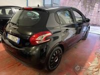 Usata Peugeot 208 Access 68 CV (50 kW) 2012 Nero Utilitaria