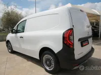 Usata Renault Kangoo Edition One 95 CV (69 kW) 2022 Bianco Monovolume
