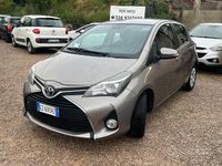 Usata Toyota Yaris 69 CV (50 kW) 2015 Grigio Utilitaria