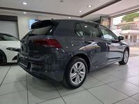 Usata VW Golf VIII Life 116 CV (85 kW) 2023 Grigio Berlina