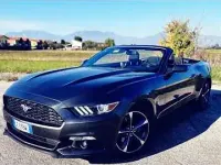 Usata Ford Mustang Convertible 421 CV (309 kW) 2015 Cabrio