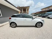 Usata Hyundai i20 75 CV (55 kW) 2016 Argento Berlina