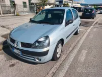 Usata Renault Clio II 65 CV (47 kW) 2003 Grigio Berlina