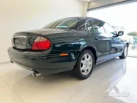 Usata Jaguar S-Type S 238 CV (175 kW) 2001 Verde Berlina