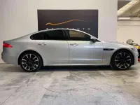 Usata Jaguar XF R-Sport 163 CV (119 kW) 2018 Argento Berlina