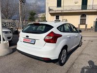 Usata Ford Focus Titanium 95 CV (69 kW) 2014 Bianco Berlina