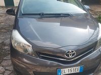 Usata Toyota Yaris Active 69 CV (50 kW) 2011 Grigio Berlina