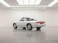 Usata Alfa Romeo Spider 122 CV (89 kW) 1990 Bianco Cabrio