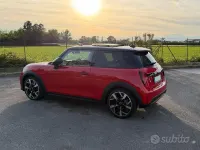 Usata Mini Cooper Classic 156 CV (114 kW) 2024 Rosso Utilitaria
