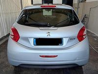 Usata Peugeot 208 68 CV (50 kW) 2015 Grigio Utilitaria