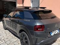 Usata Citroën C4 99 CV (72 kW) 2017 Verde SUV