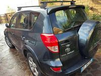 Usata Toyota RAV4 Luxury 177 CV (130 kW) 2006 Blu/azzurro SUV