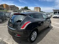 Begagnad Lancia Delta 120 HK (88 kW) 2011 Grå Halvkombi