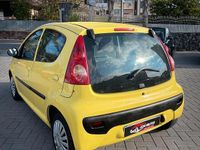 Usata Peugeot 107 54 CV (39 kW) 2007 Giallo Utilitaria