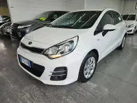 Usata Kia Rio Active 74 CV (54 kW) 2016 Bianco Utilitaria