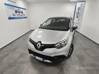 Usata Renault Captur Intens 90 CV (66 kW) 2016 Grigio SUV
