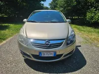 Usata Opel Corsa Edition 86 CV (63 kW) 2010 Oro Utilitaria