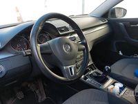 Usata VW Passat 105 CV (77 kW) 2012 Blu Station wagon