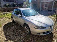 Begagnad Alfa Romeo 147 Distinctive 105 HK (77 kW) 2007 Silver Halvkombi