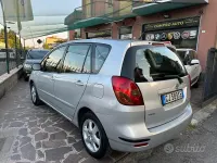 Usata Toyota Corolla Verso 110 CV (80 kW) 2003 Grigio Monovolume