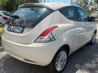 Usata Lancia Ypsilon Silver 69 CV (50 kW) 2018 Beige Utilitaria
