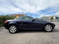 Usata Mercedes SLK200 163 CV (119 kW) 2006 Blu/azzurro Cabrio