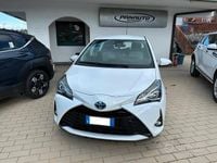 Usata Toyota Yaris Hybrid Business Edition 73 CV (53 kW) 2021 Bianco Berlina