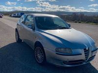 Usata Alfa Romeo 147 Distinctive 115 CV (84 kW) 2004 Argento Utilitaria