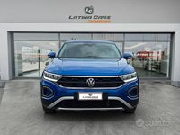 Usata VW T-Roc Life 110 CV (80 kW) 2022 Blu SUV