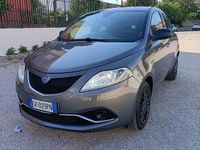 Usata Lancia Ypsilon 95 CV (69 kW) 2018 Grigio Utilitaria