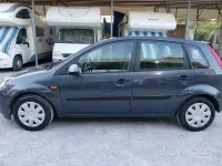 Usata Ford Fiesta Ghia 75 CV (55 kW) 2007 Grigio Utilitaria