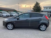 Begagnad Ford Fiesta Titanium 101 HK (74 kW) 2016 Blå Sedan