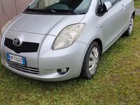Usata Toyota Yaris 90 CV (66 kW) 2008 Grigio Utilitaria