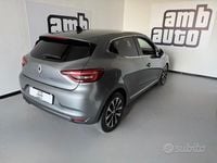 Usata Renault Clio V Techno 101 CV (74 kW) 2023 Grigio Berlina