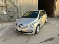 Usata Mercedes B200 140 CV (102 kW) 2007 Grigio Monovolume